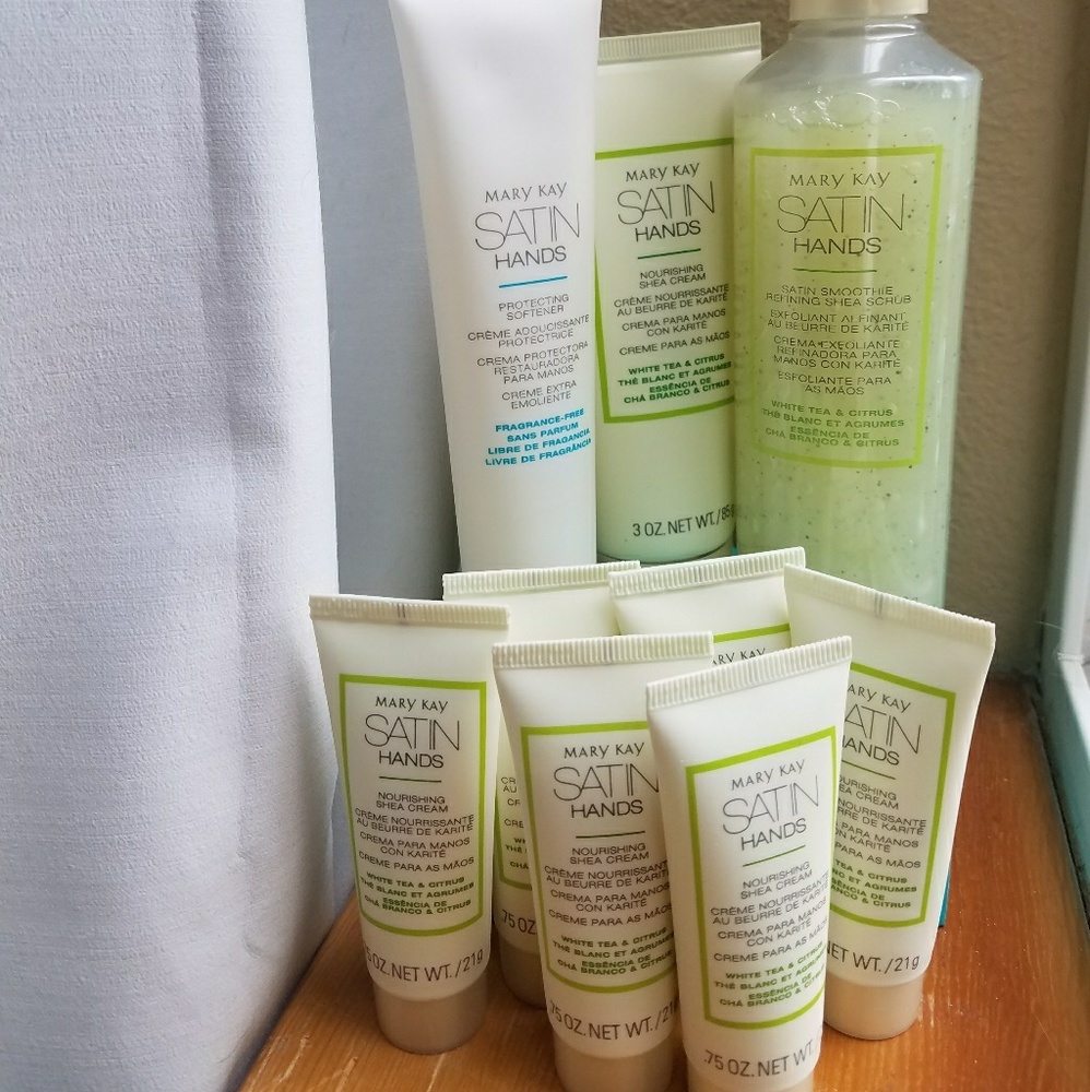 Mary Kay Satin Hands Set and travel size minis!